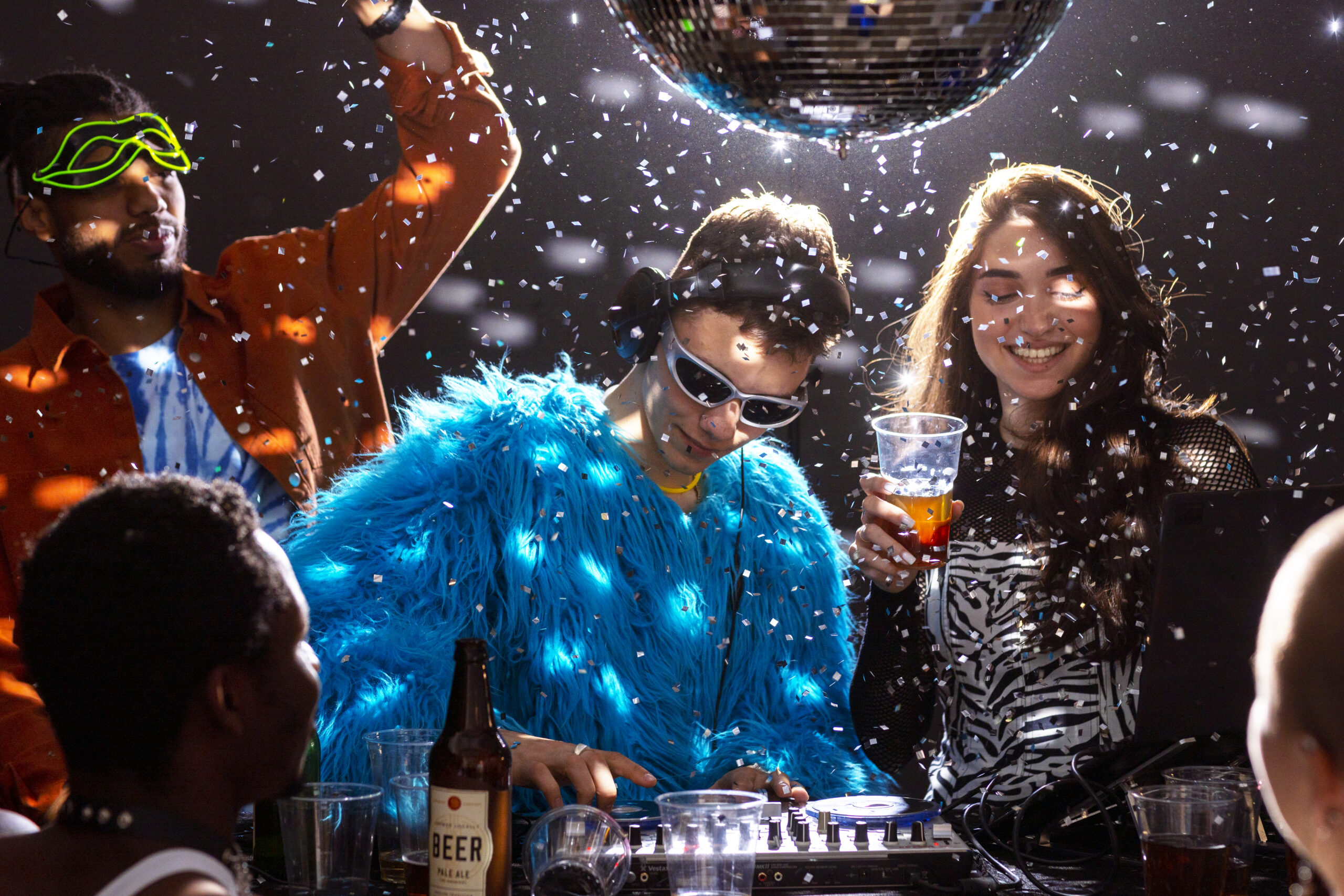 techno-party-lifestyle-scaled.jpg
